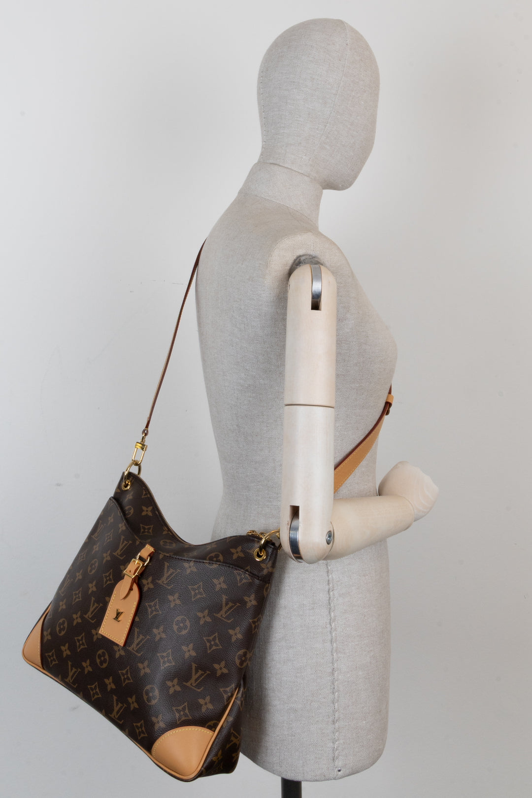 LOUIS VUITTON Odeon NM Bag MNG