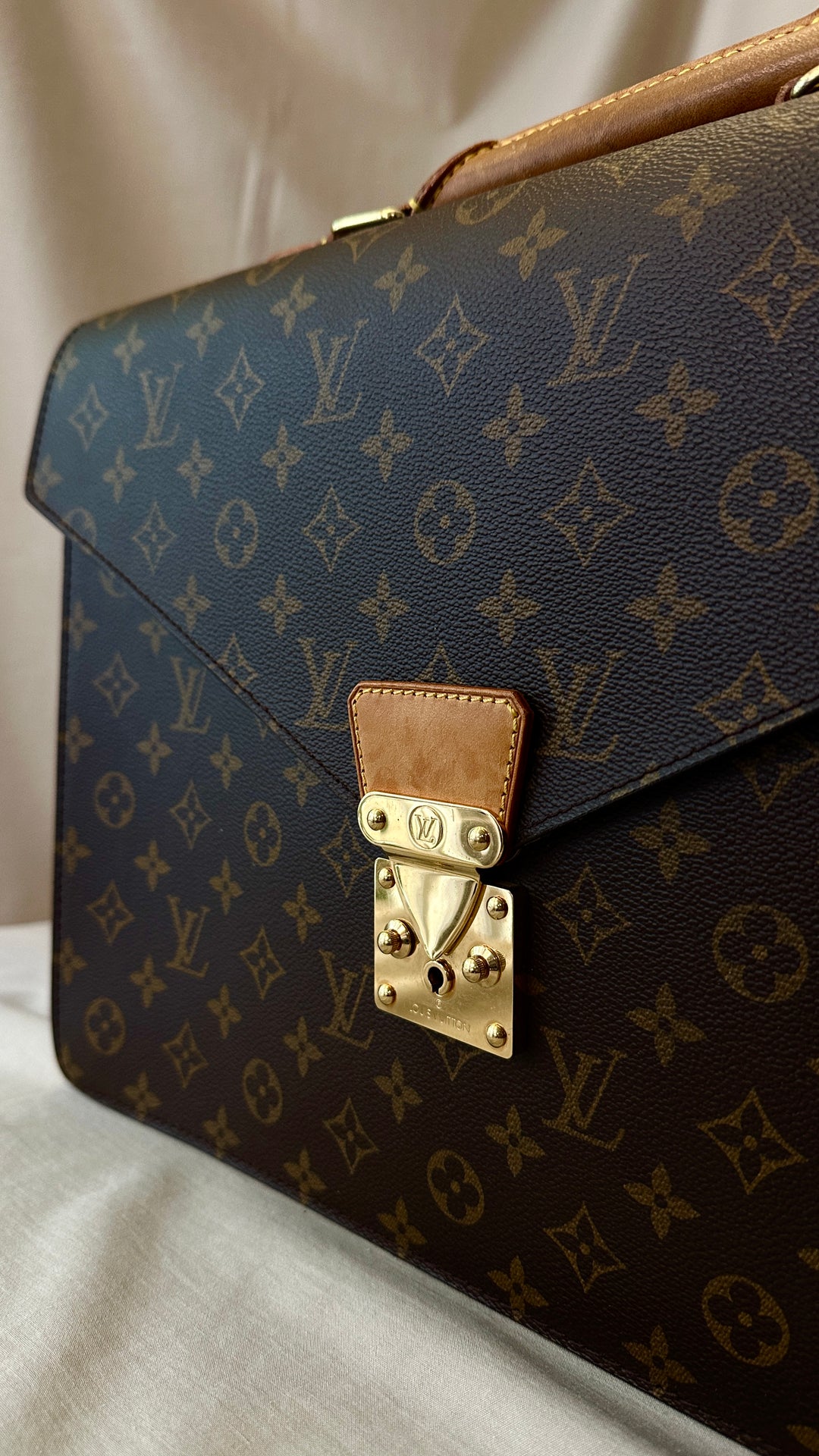 LOUIS VUITTON Porte Documents MNG Canvas