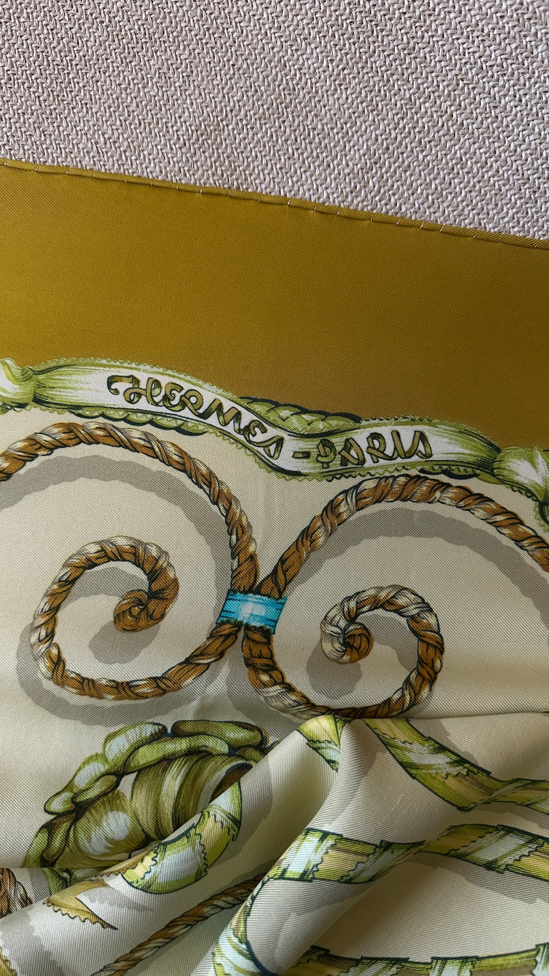 HERMÈS Jouvence 90 Carré Silk Green