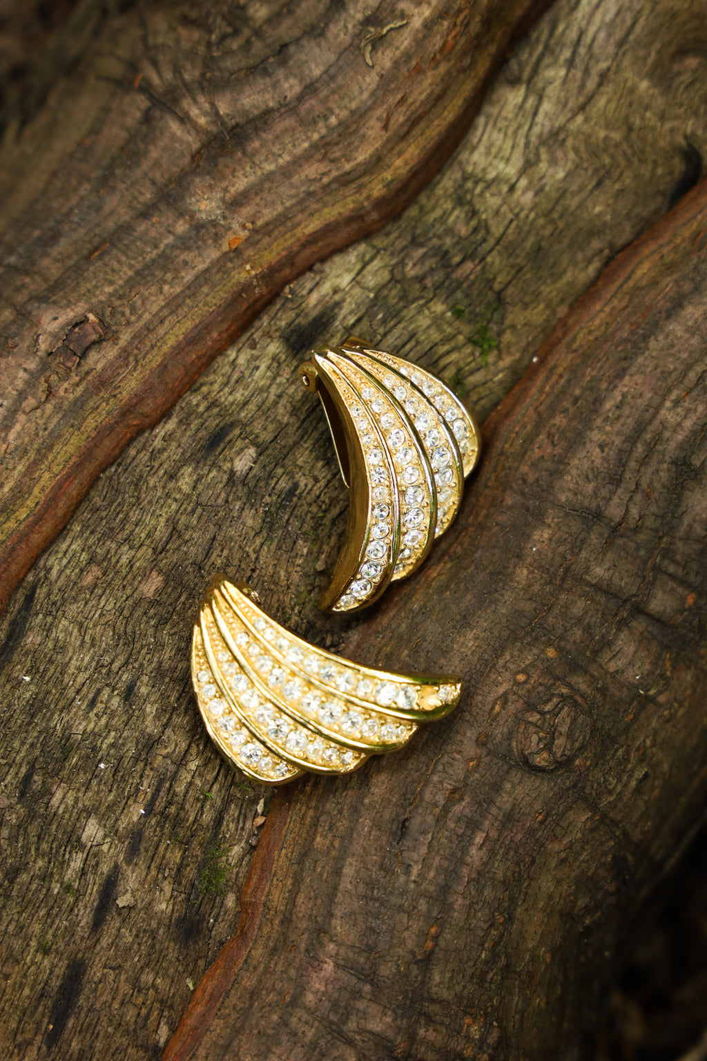 CHRISTIAN DIOR Vintage Wave Earrings Crystals Gold