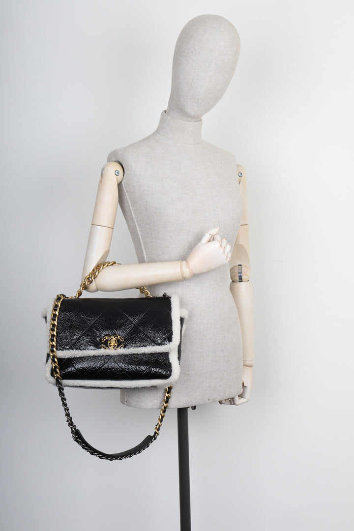 CHANEL 19 Large Bag Patent Leather &amp; Shearling