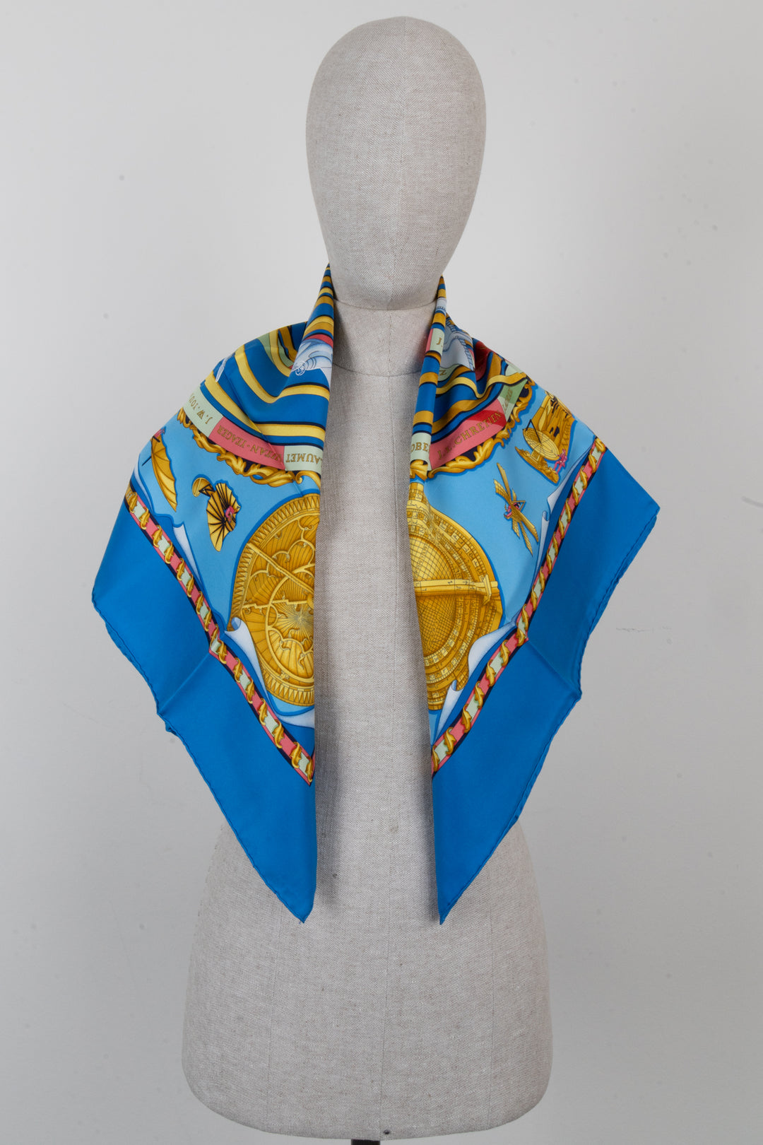 HERMÈS Reves D`espace Carré 90 Silk Blue