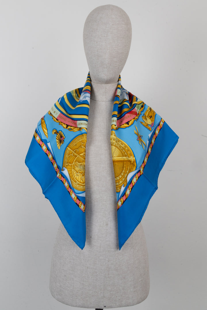 HERMÈS Reves D`espace Carré 90 Silk Blue