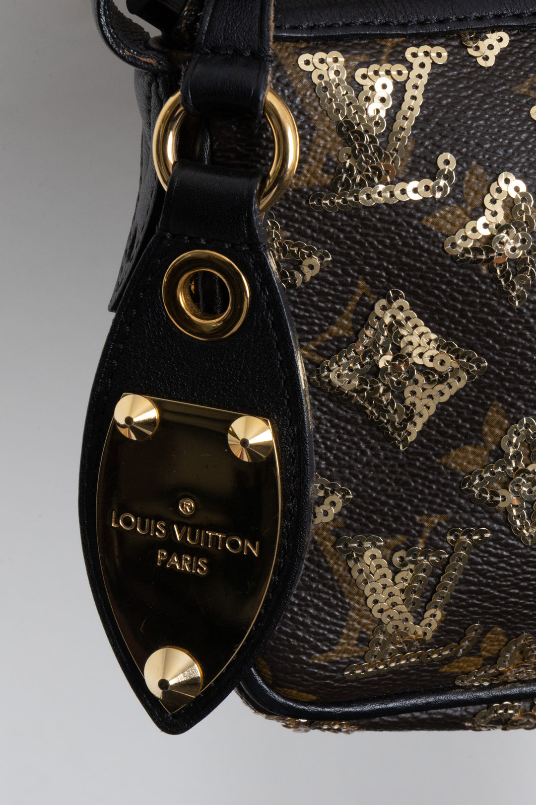 LOUIS VUITTON Pochette Accessories Eclipse Sequins MNG Canvas Gold