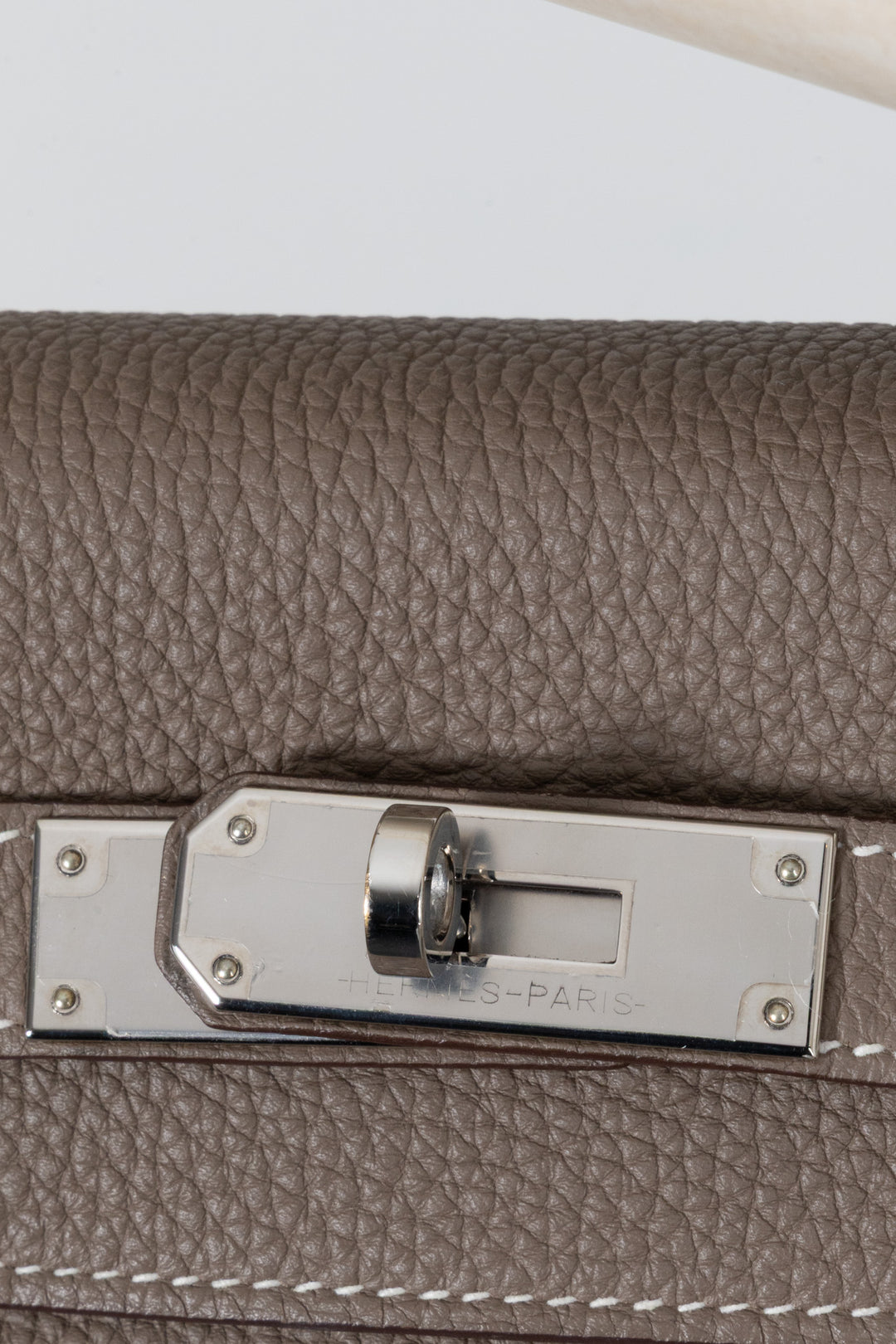HERMÈS Kelly 28 Togo Etoupe