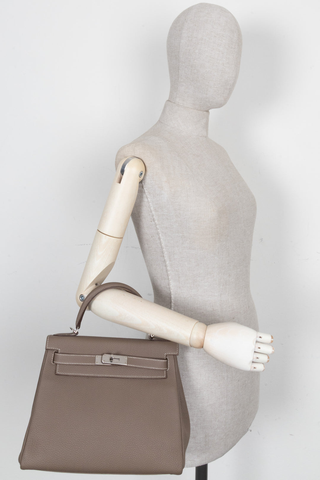 HERMÈS Kelly 28 Togo Etoupe