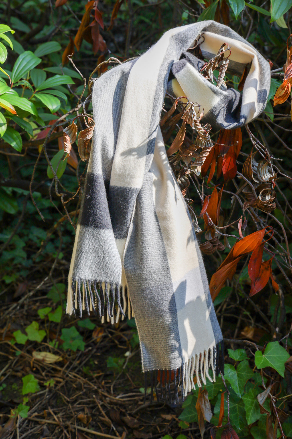 BURBERRY Scarf Cashmere Grey White