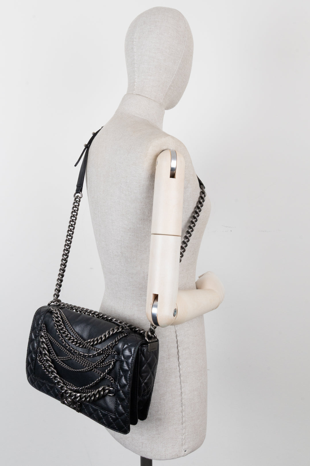 CHANEL Boy Bag Enchained Leather Black
