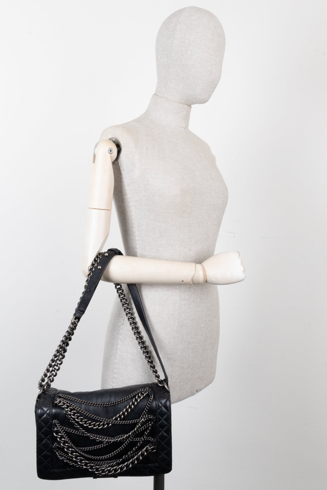 CHANEL Boy Bag Enchained Leather Black