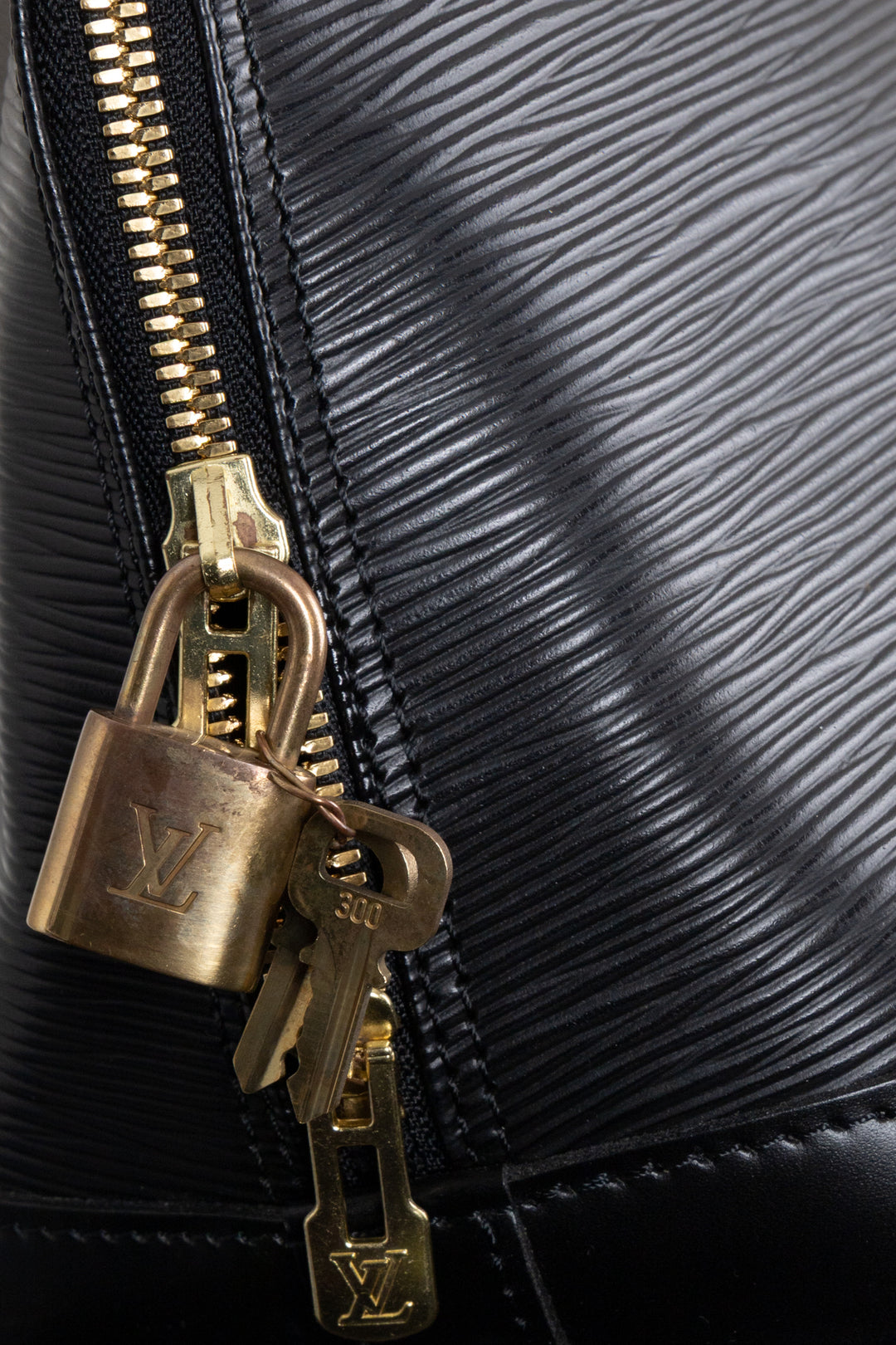 LOUIS VUITTON Alma PM Epi Black