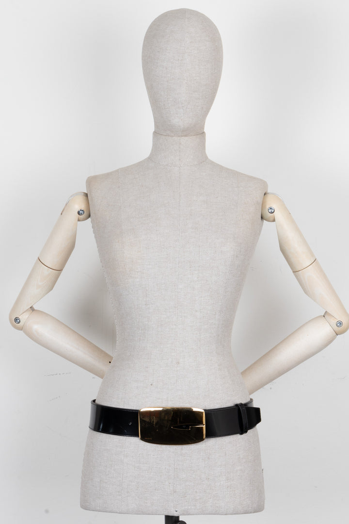 GUCCI Ceinture rectangulaire en cuir verni doré à logo G