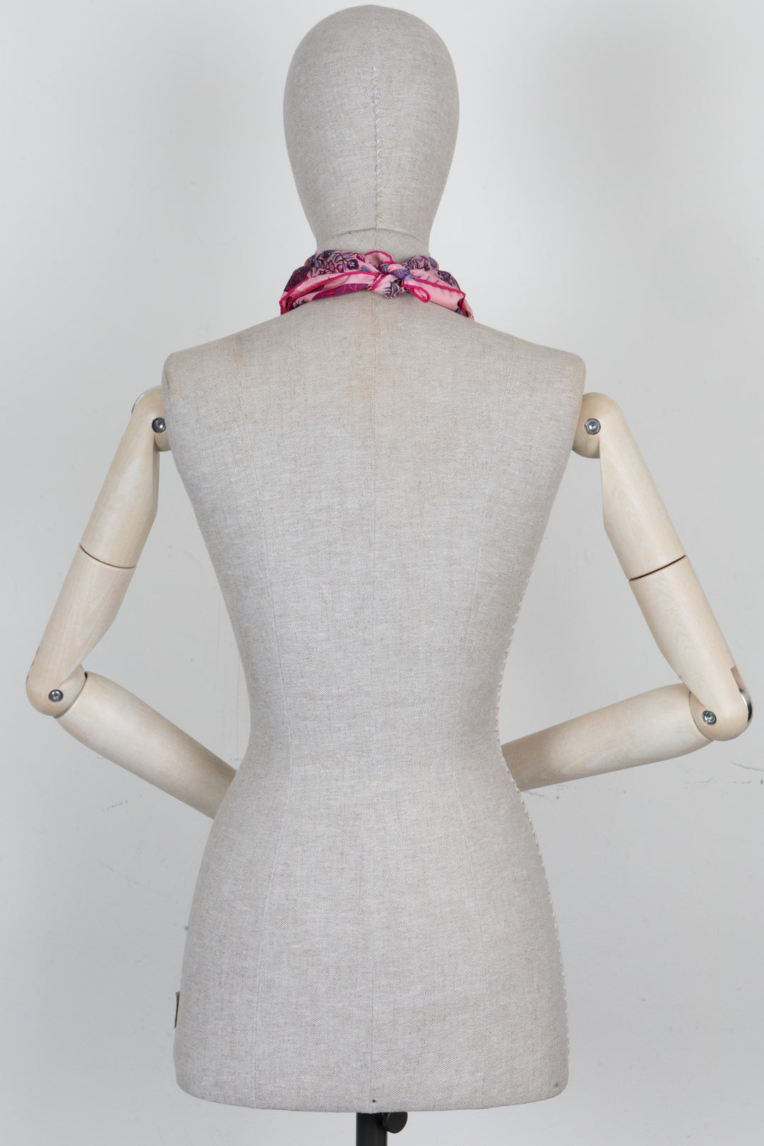 HERMÈS Fleurs et Papillons 45 Carré Silk Pink