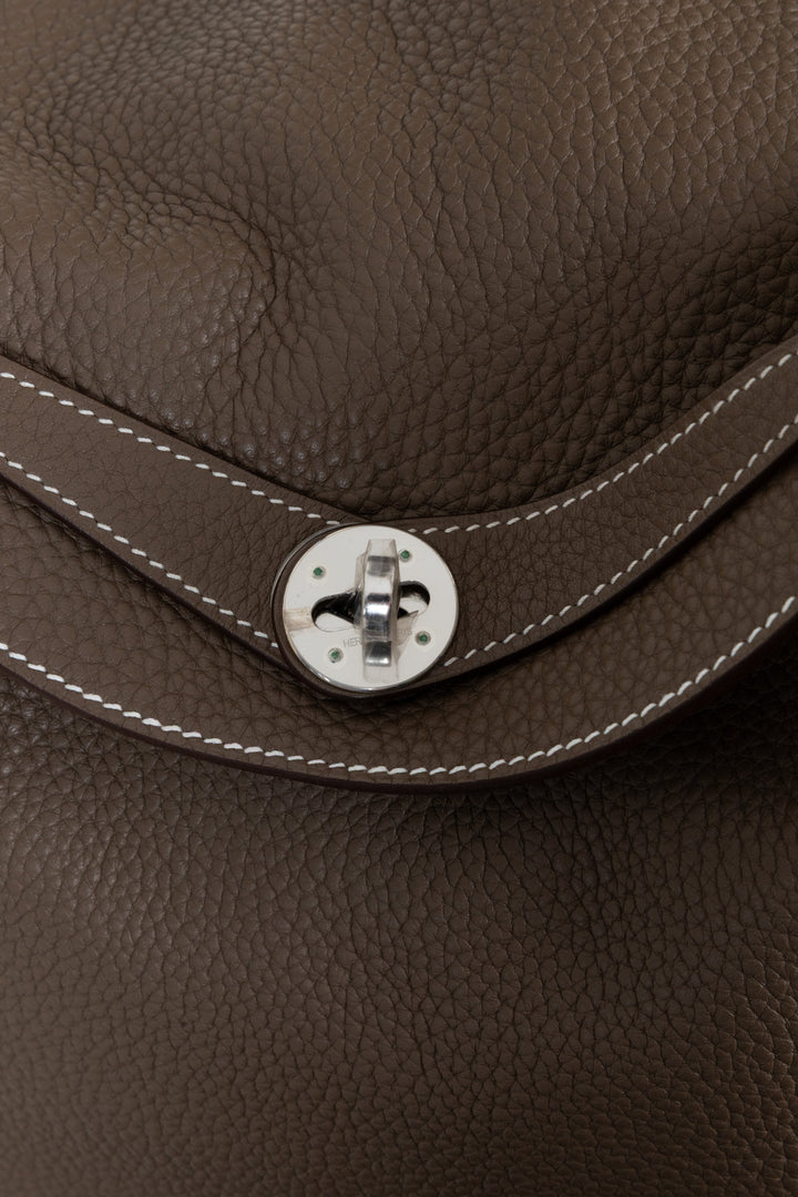HERMÈS Lindy 30 Clemence Étoupe Palladium