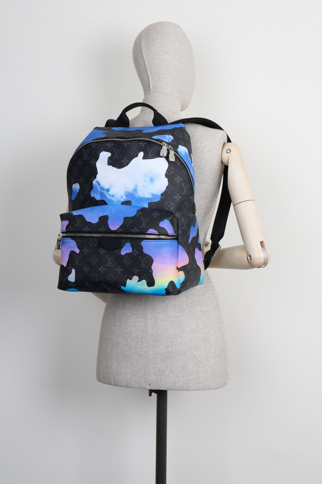 louis vuitton backpack multicolor black backpack LOUIS VUITTON Discovery Backpack Eclipse Black – REAWAKE