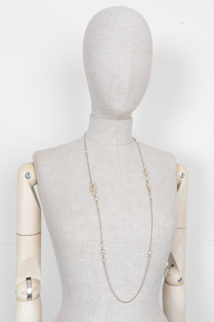 CHANEL 2025 Feather CC Necklace Champagnergold