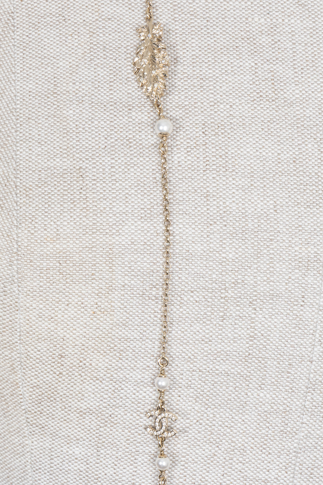 CHANEL 2025 Feather CC Necklace Champagnergold