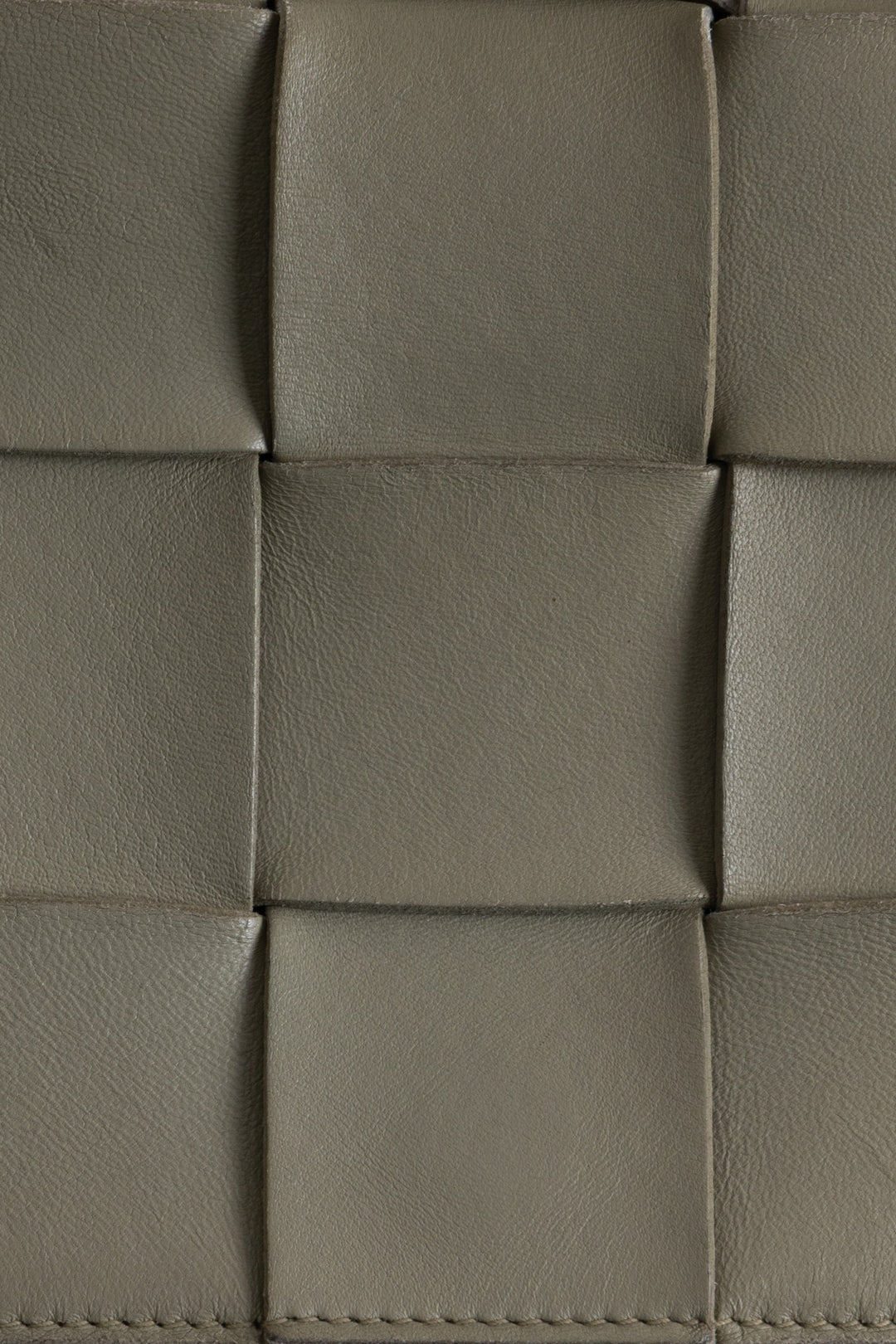 BOTTEGA VENETA Cassette Intrecciato Cuir Vert Sauge