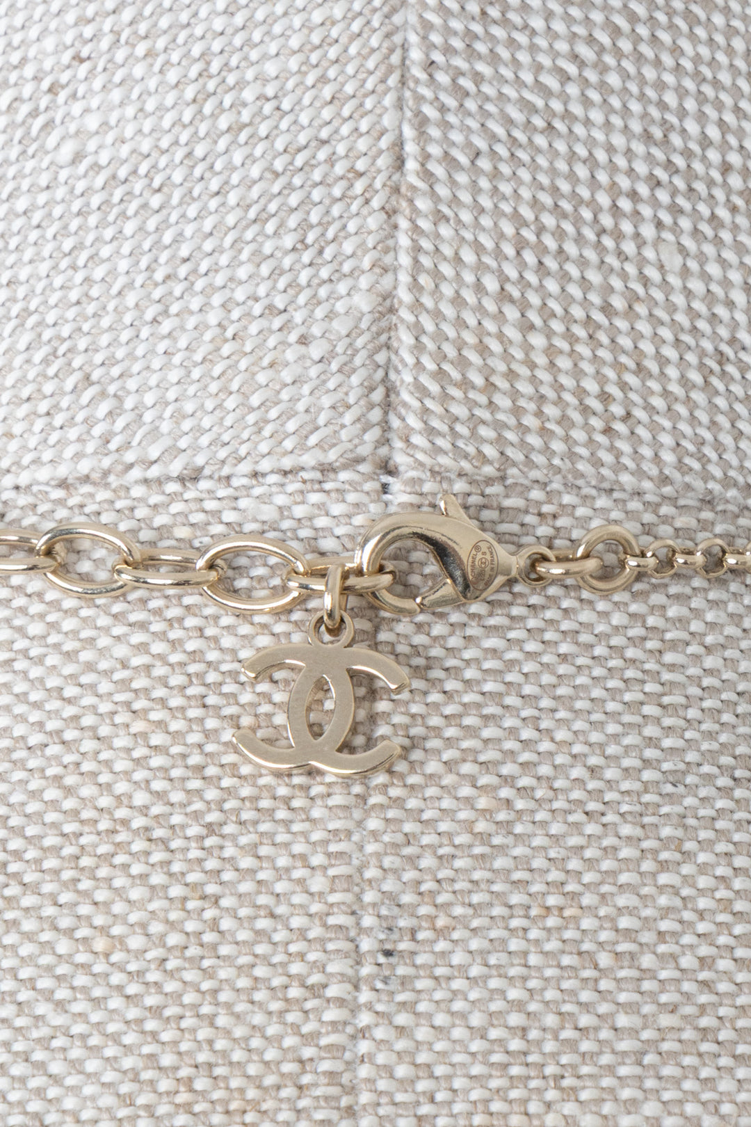CHANEL 2025 Feather CC Necklace Champagnergold
