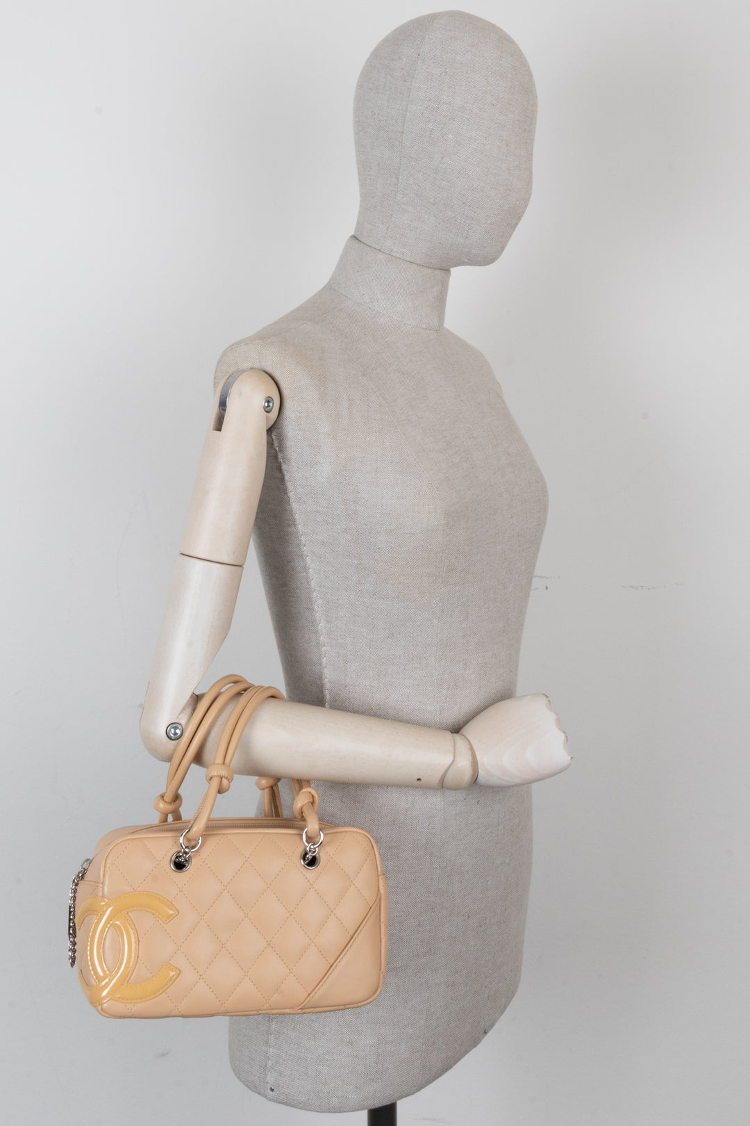 Sac bowling CHANEL Cambon CC petit modèle beige