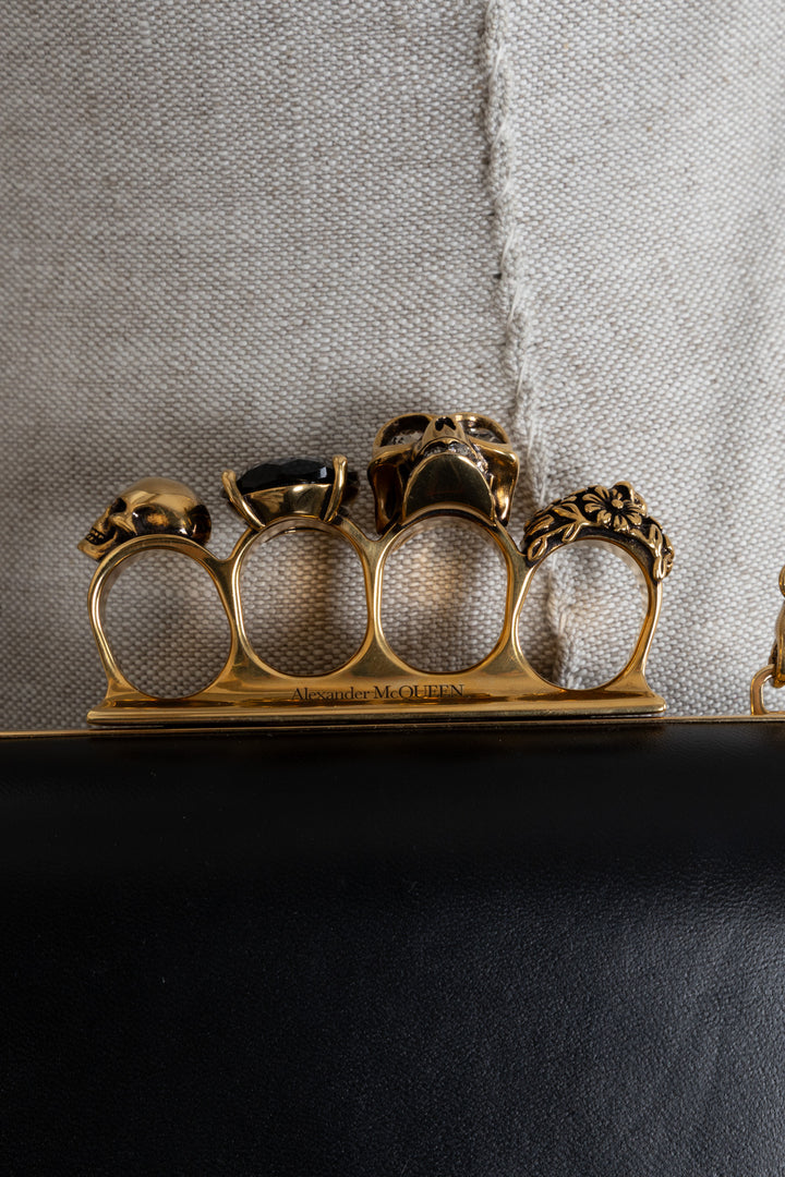 ALEXANDER MCQUEEN Pochette Knuckle Box noire