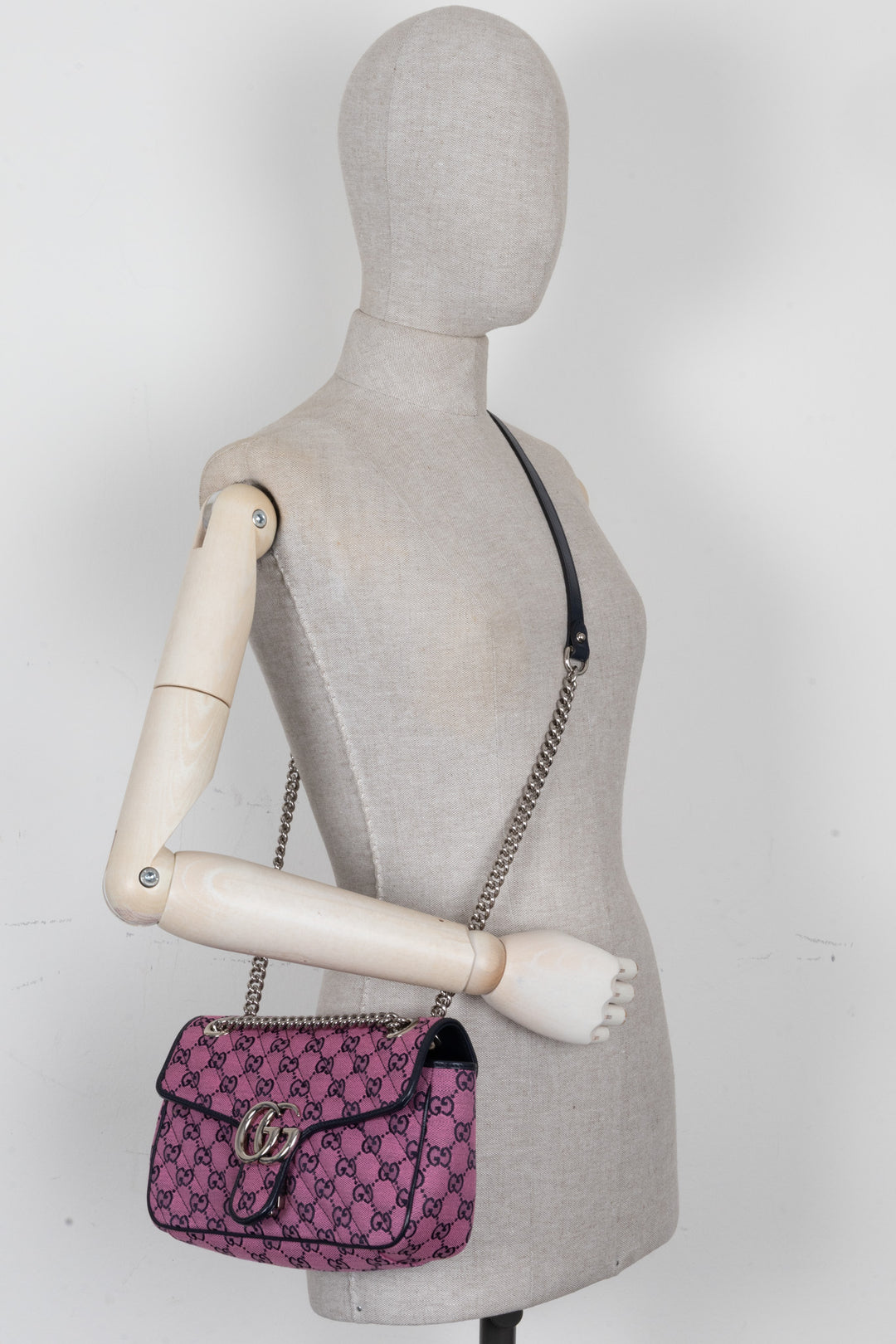 GUCCI Sac porté épaule moyen GG Marmont Toile Rose