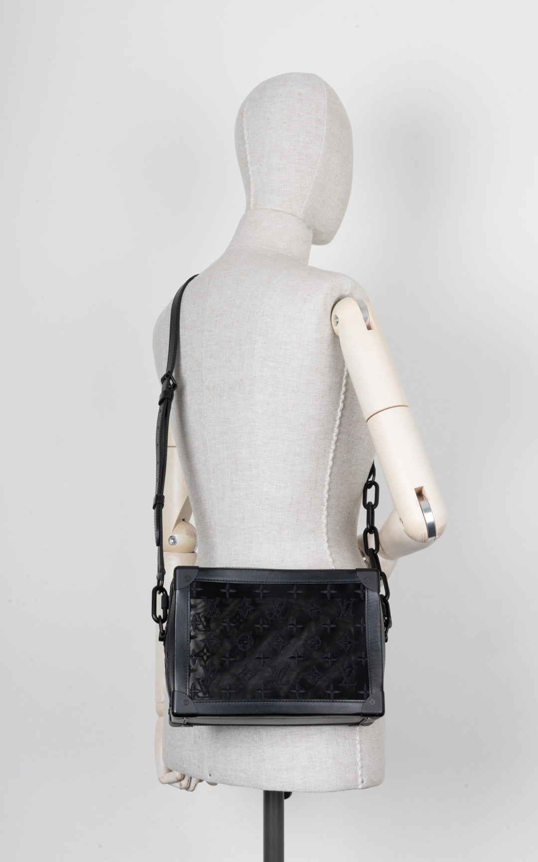 LOUIS VUITTON Soft Trunk Mesh MNG – REAWAKE - Main Image
