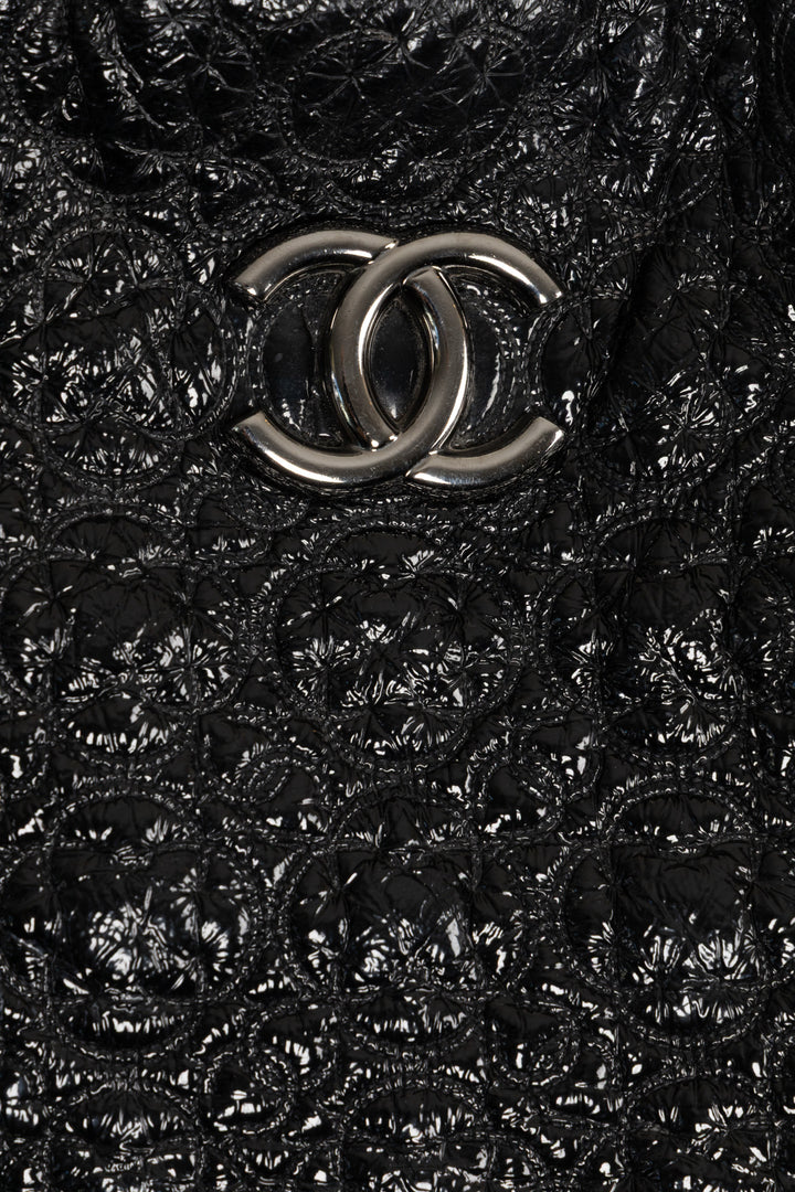 CHANEL Rock in Moscow Accordion Tote Cuir verni noir
