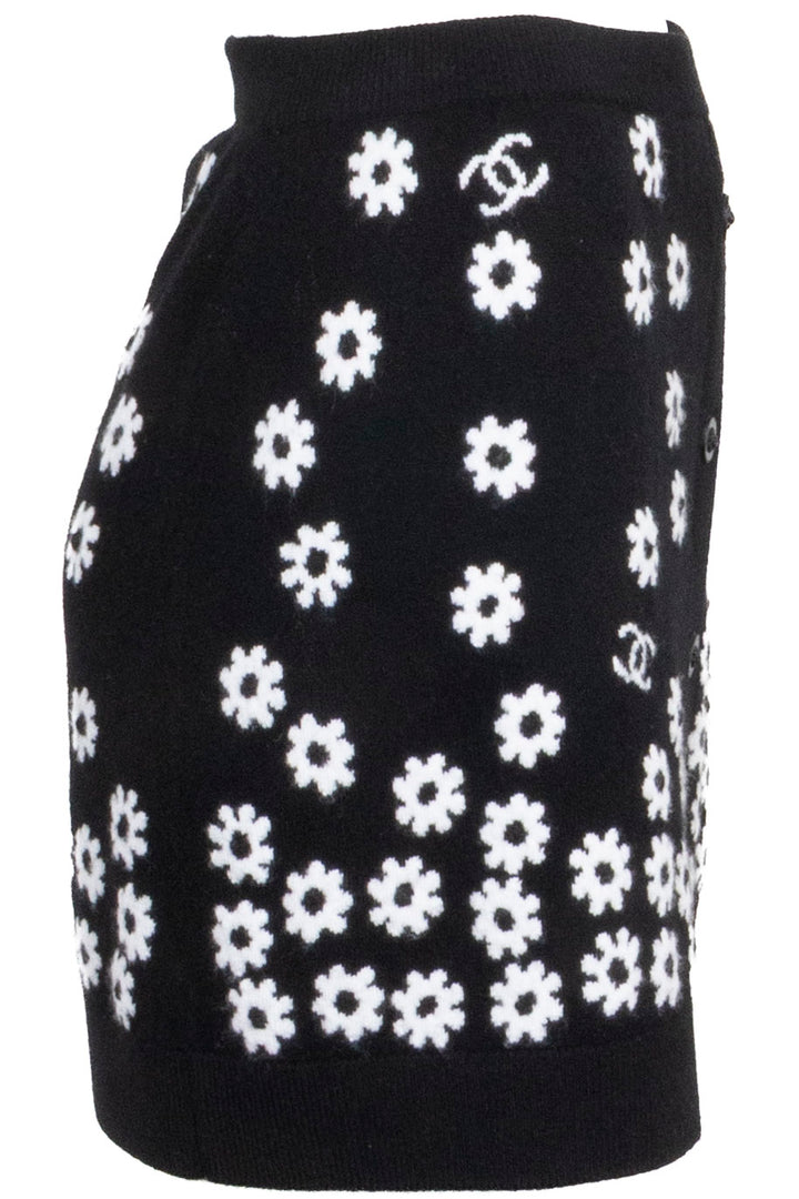 CHANEL CC Flower Skirt Cashmere Black