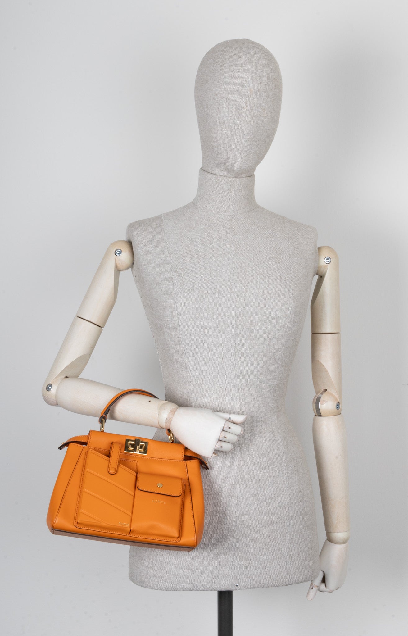 バッグ FENDI MINI PEEKABOO FENDI Mini Peekaboo Pocket Leather Orange – REAWAKE