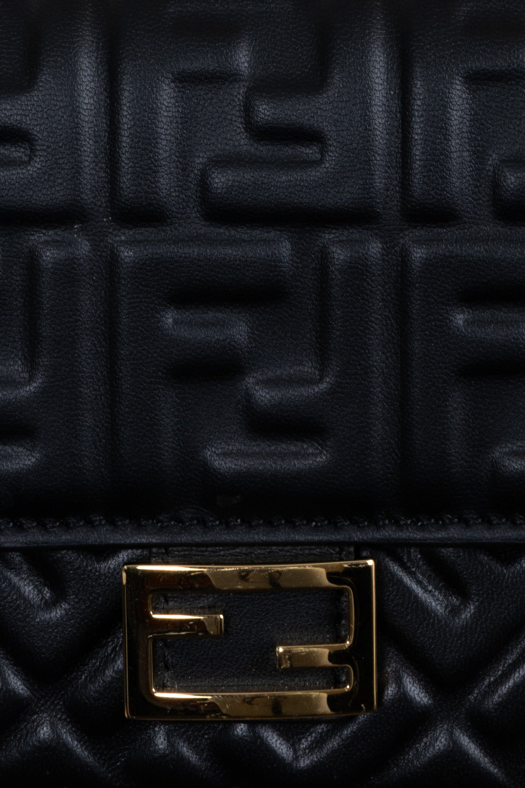 FENDI Baguette WOC Cuir Noir