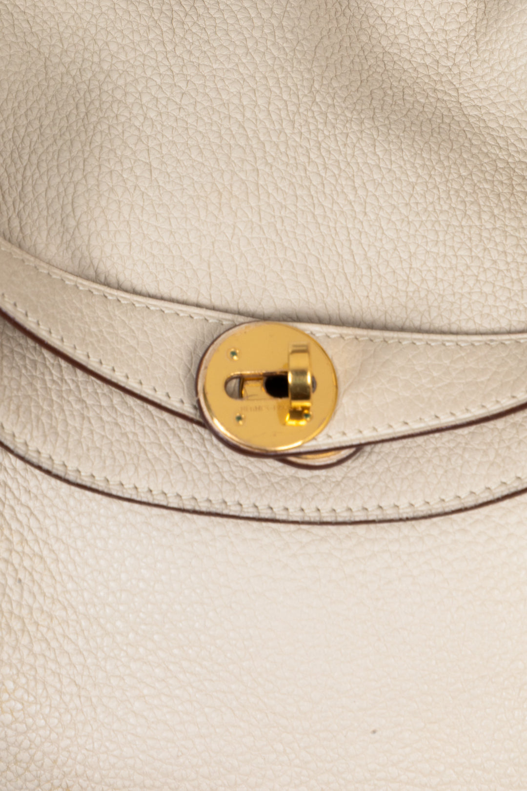 HERMÈS Lindy 30 Clemence Ivoire