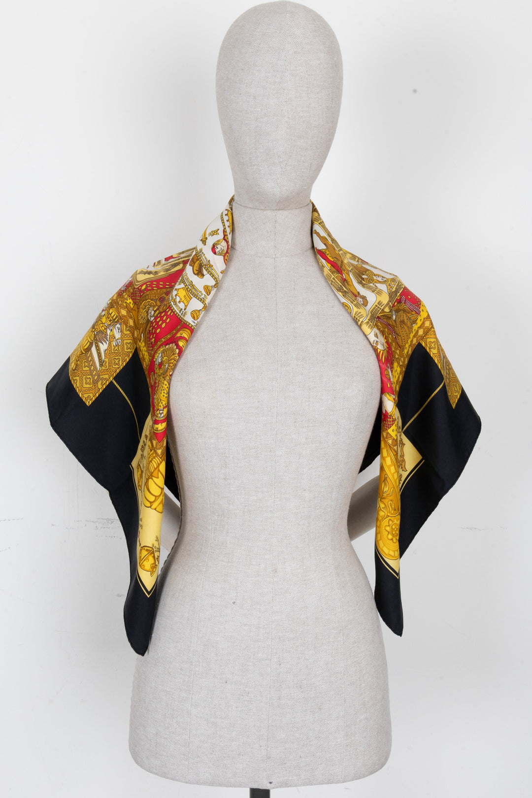 HERMÈS Le Tarot Carré 90 Soie Noire