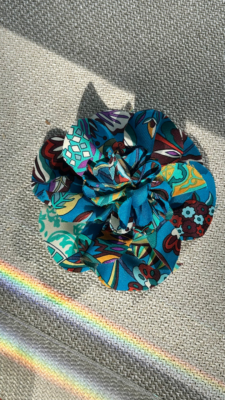 HERMÈS Flower Hair Clip Blue