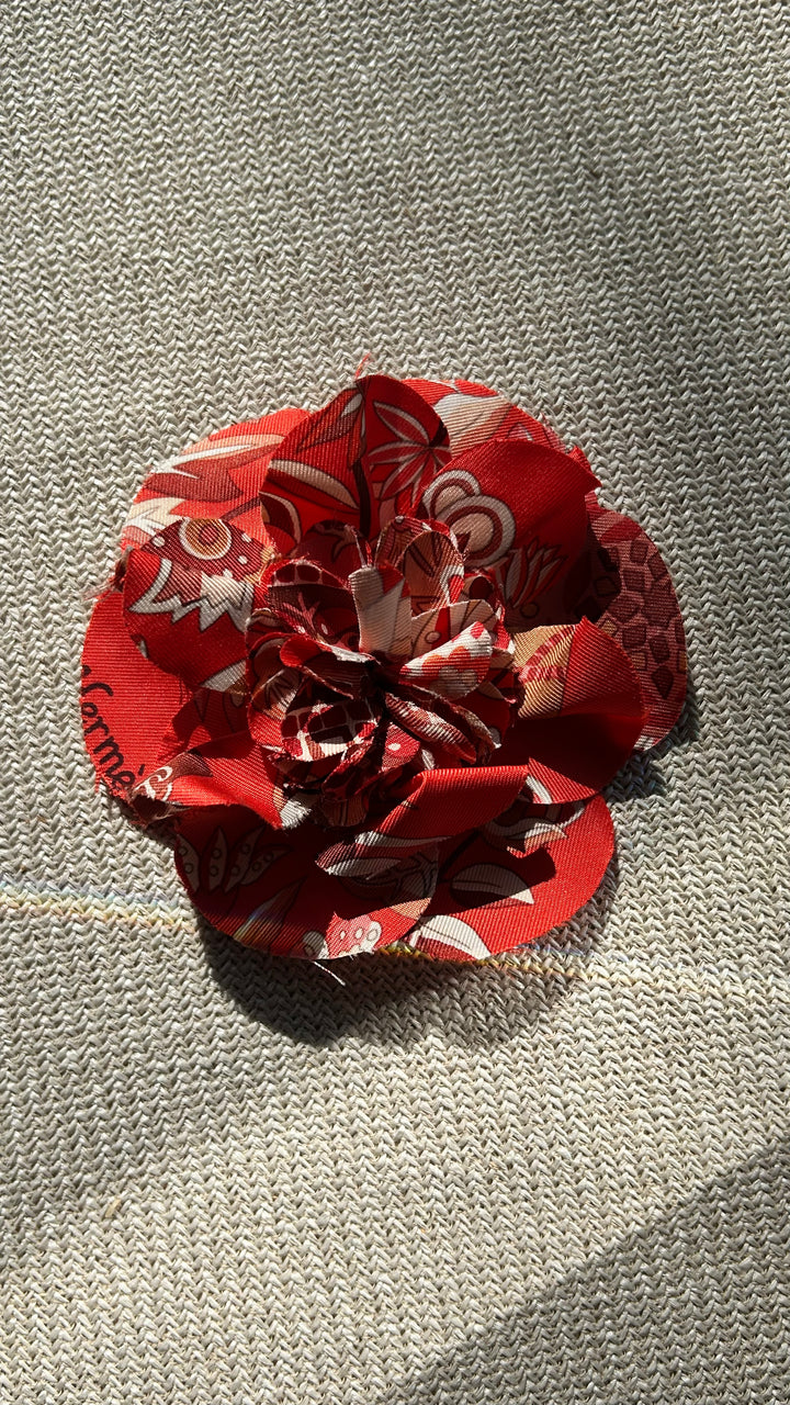 HERMÈS Flower Hair Clip Red