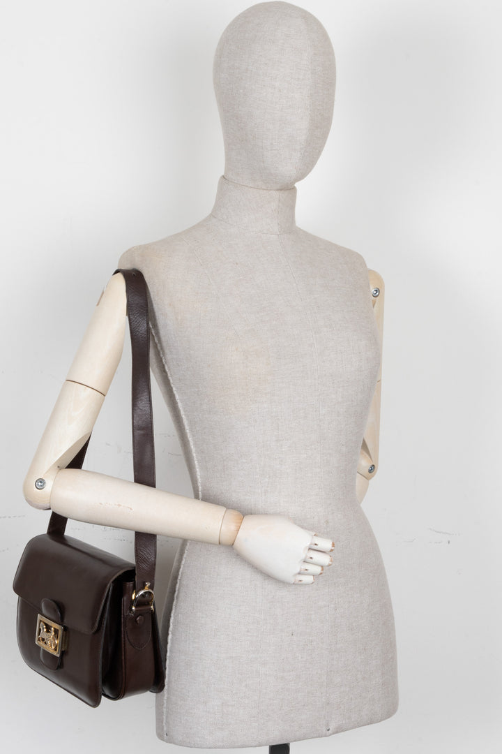 CELINE Sac bandoulière vintage en cuir box noir "Horse Carriage"