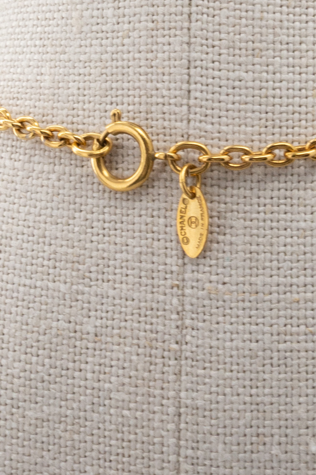 CHANEL Vintage CC Quilted Necklace Gold