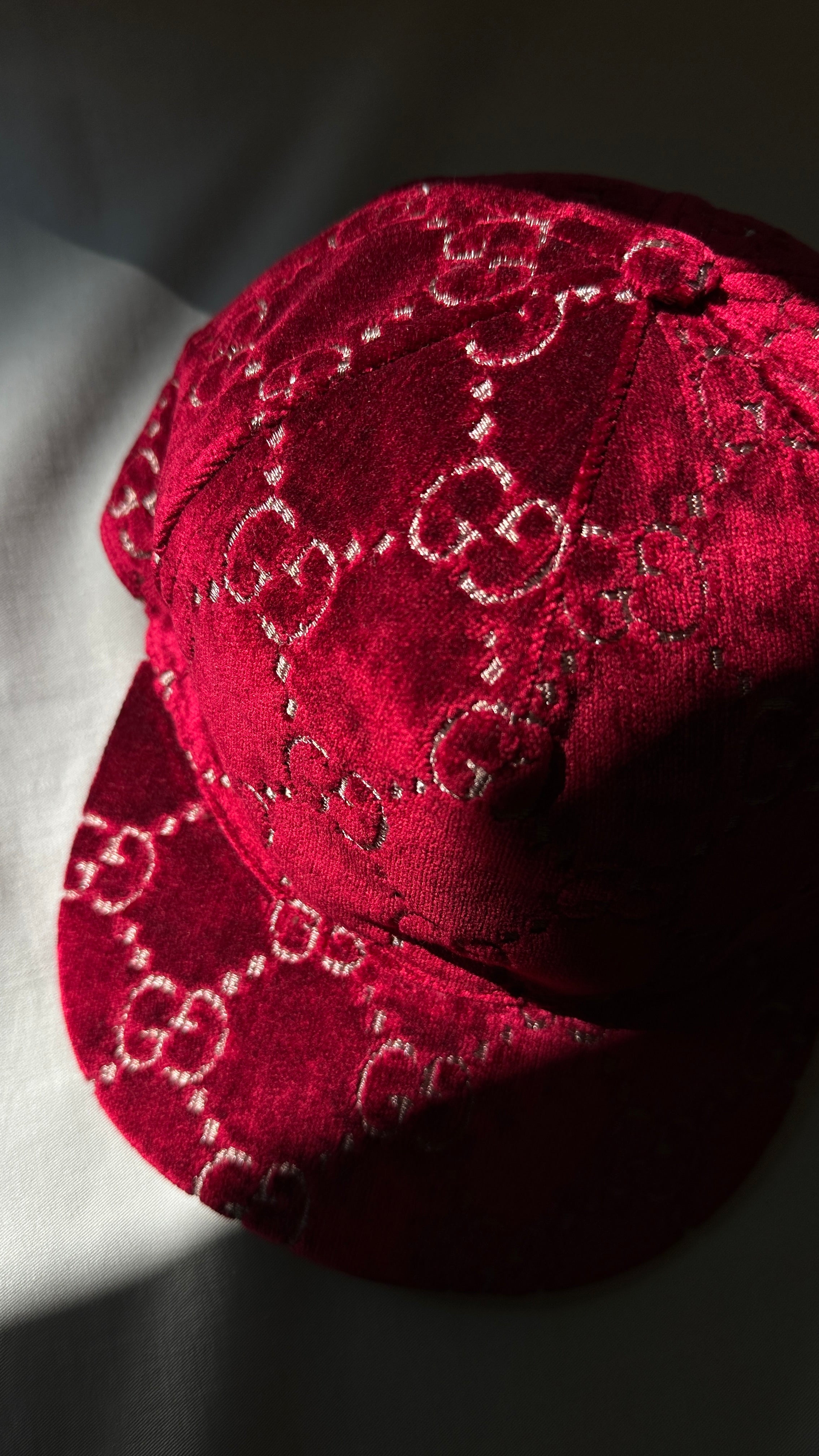 GUCCI GG Hat Velvet Red – REAWAKE GUCCI GG Hat Velvet Red – REAWAKE