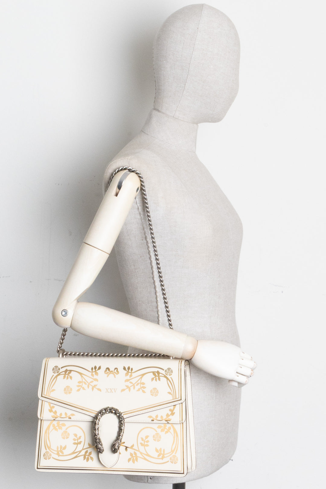 GUCCI Garden Dionysus Bag Medium White Gold