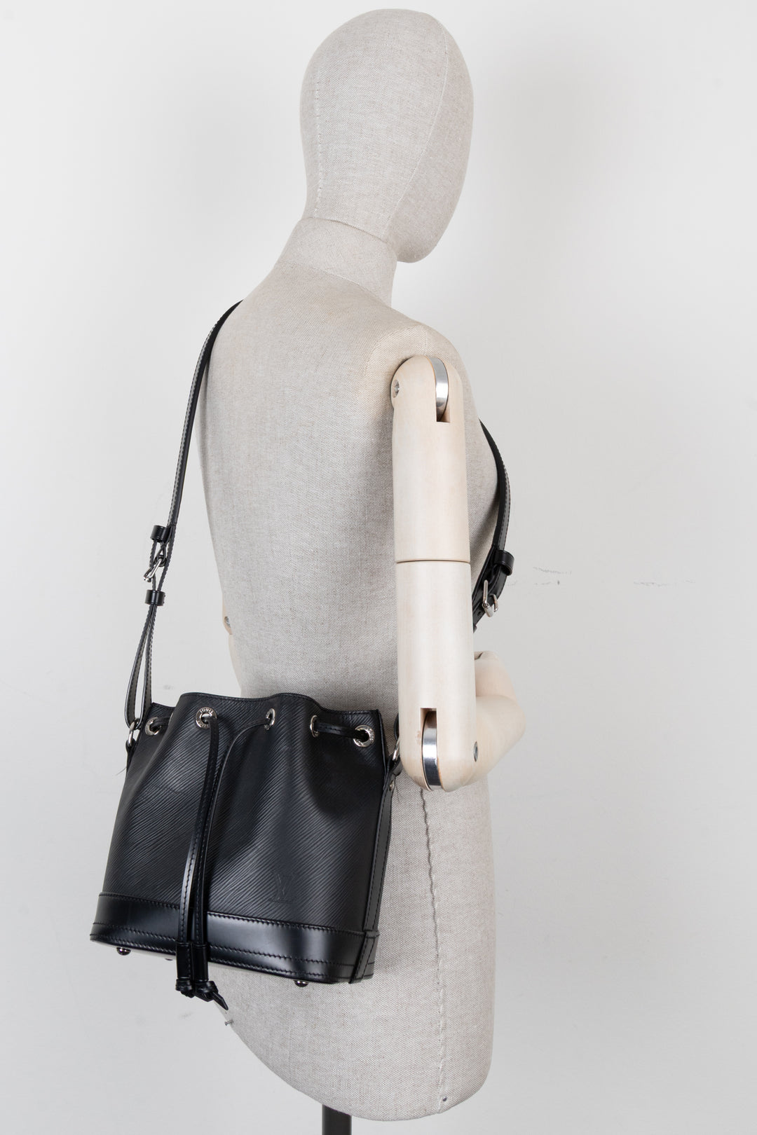 LOUIS VUITTON Noé BB Epi Black