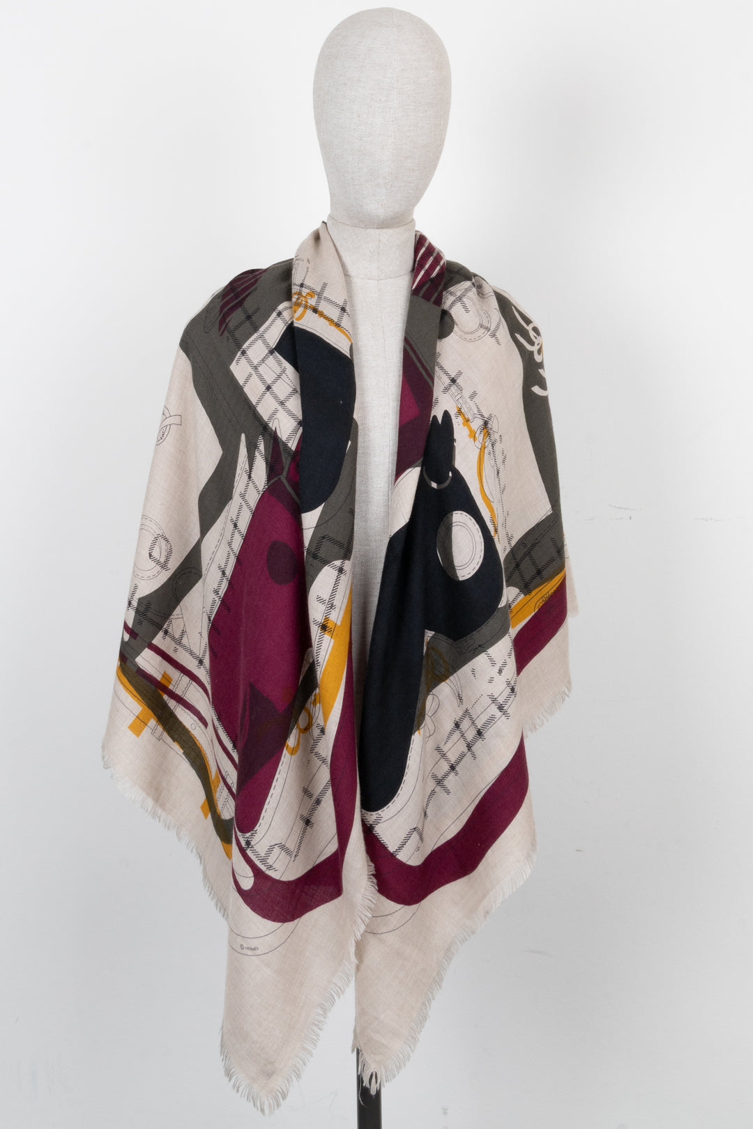 HERMÈS Camails 140 Scarf Cashmere Sand Burgundy