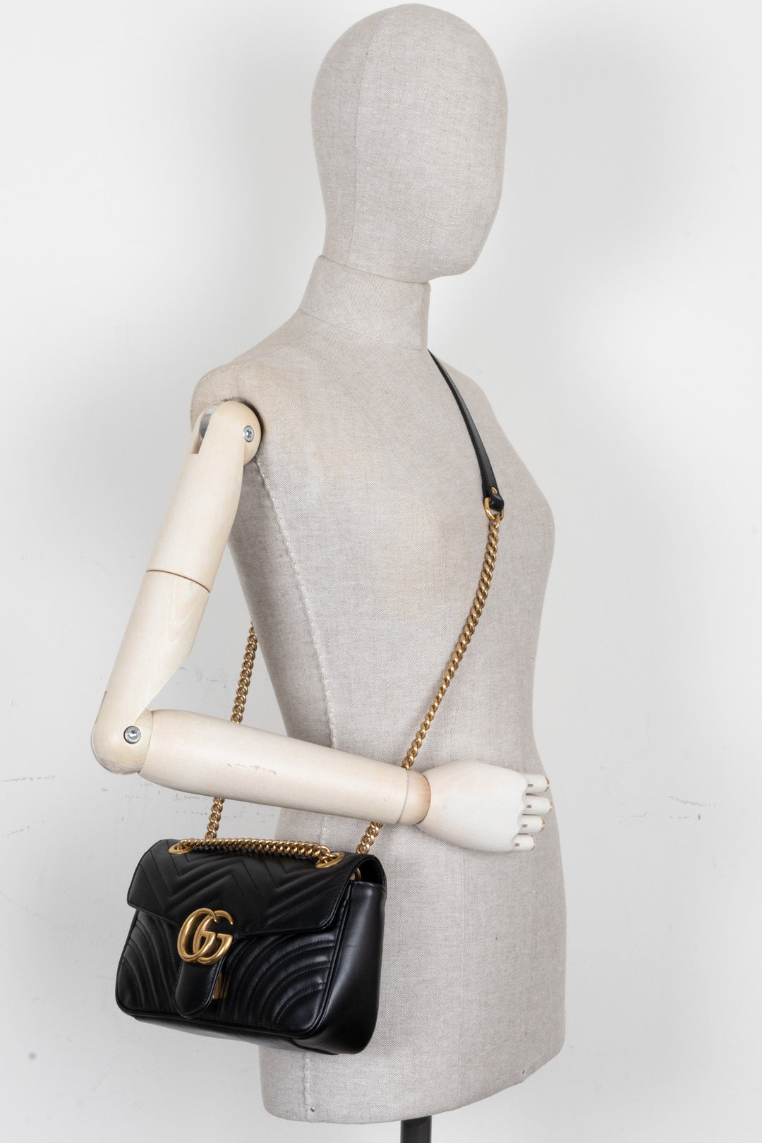 GUCCI Marmont Shoulder Bag Medium Leather Black