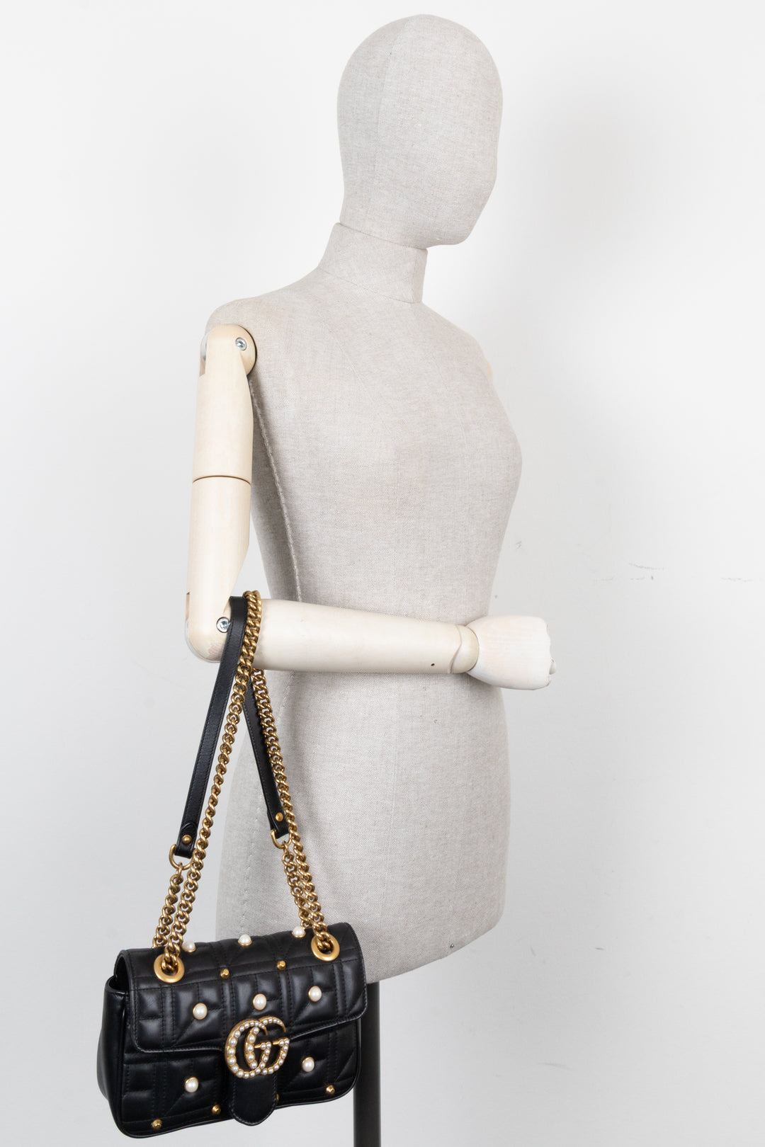 GUCCI Small Pearl Marmont Camera Bag Black