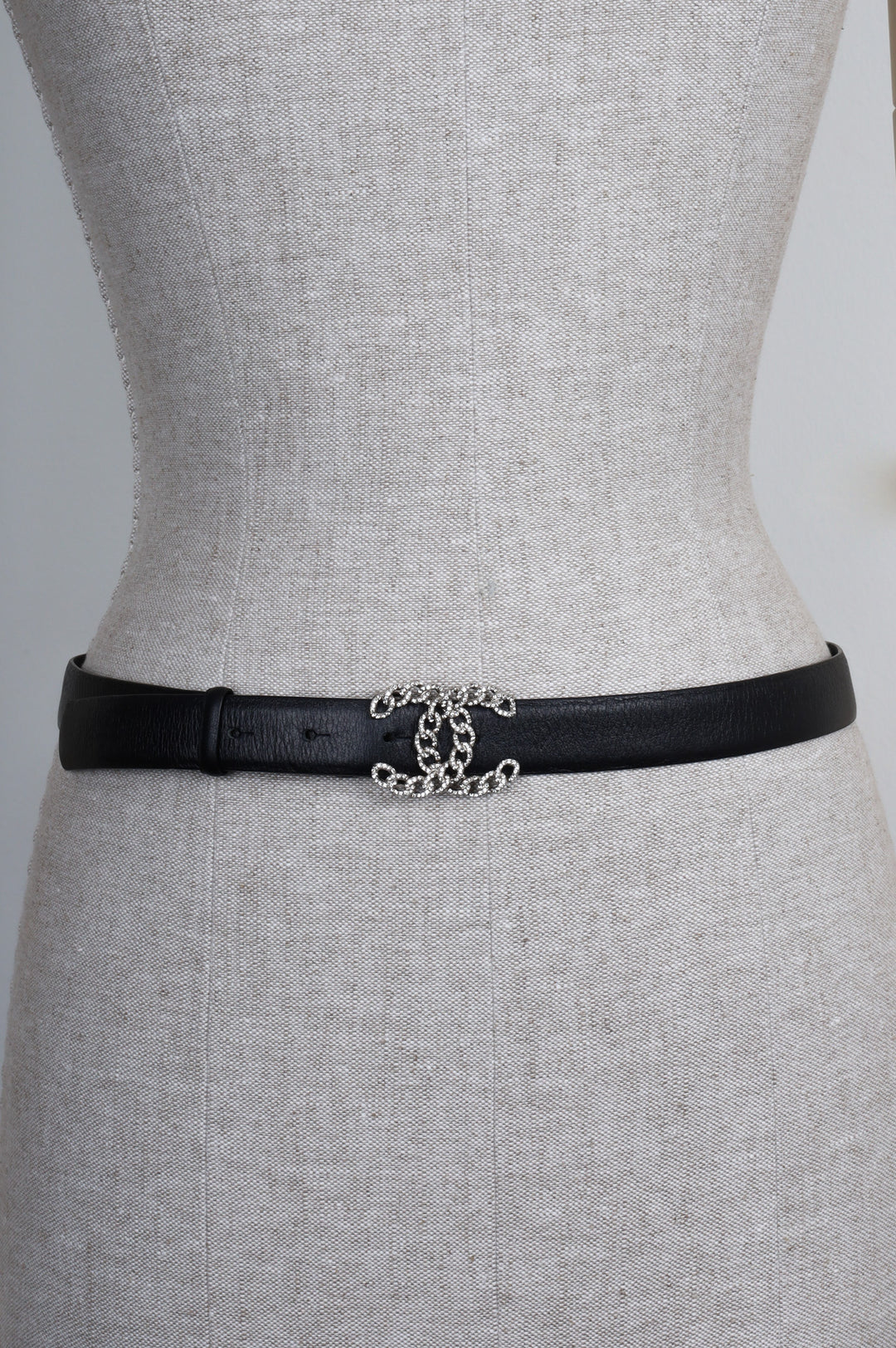 CHANEL Ceinture CC à chaîne en cristal Noir C21