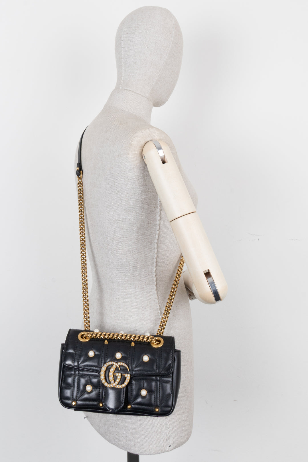 GUCCI Small Pearl Marmont Camera Bag Black