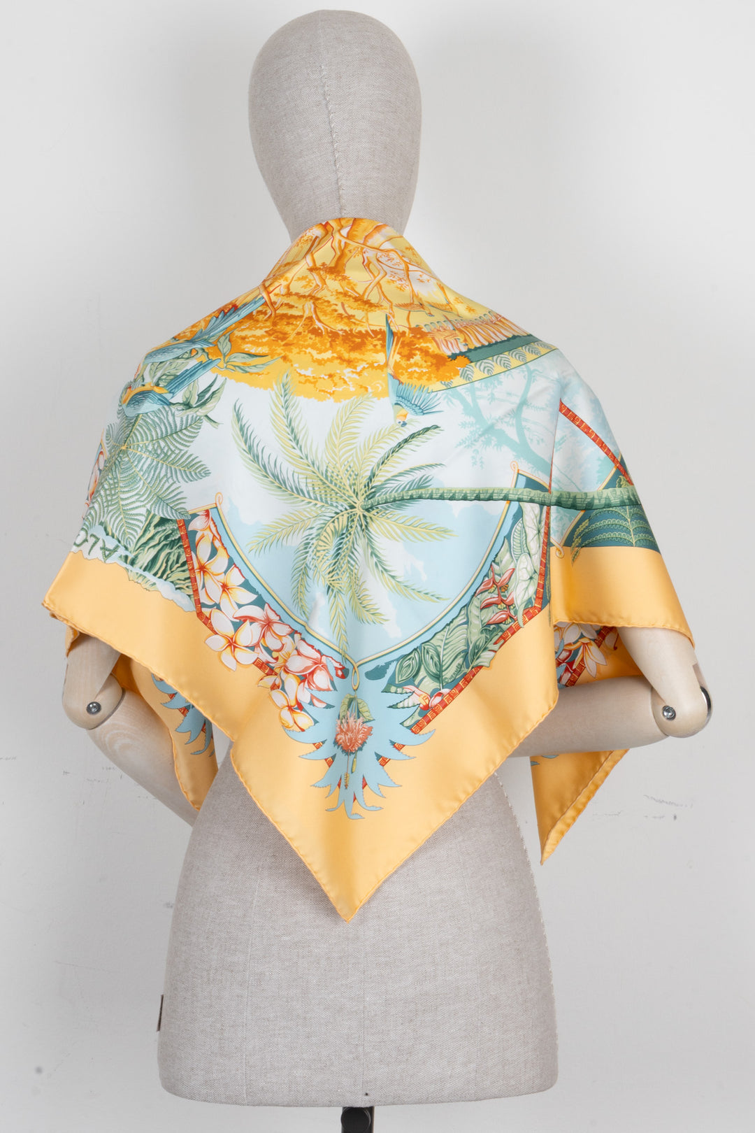 HERMÈS Aloha Carré 90 Silk Multicolor
