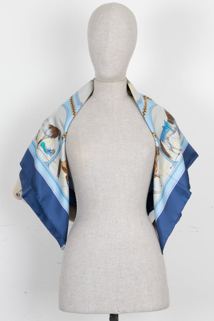 HERMÈS Chevaux Arabes Carré 90 Silk Blue