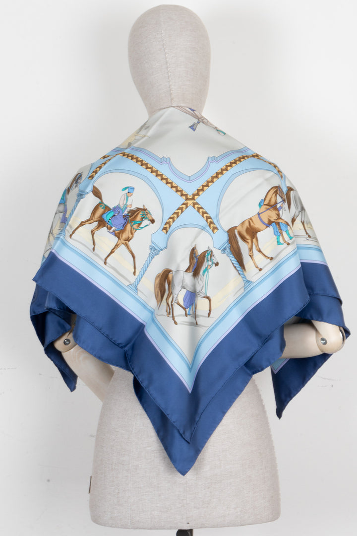 HERMÈS Chevaux Arabes Carré 90 Silk Blue