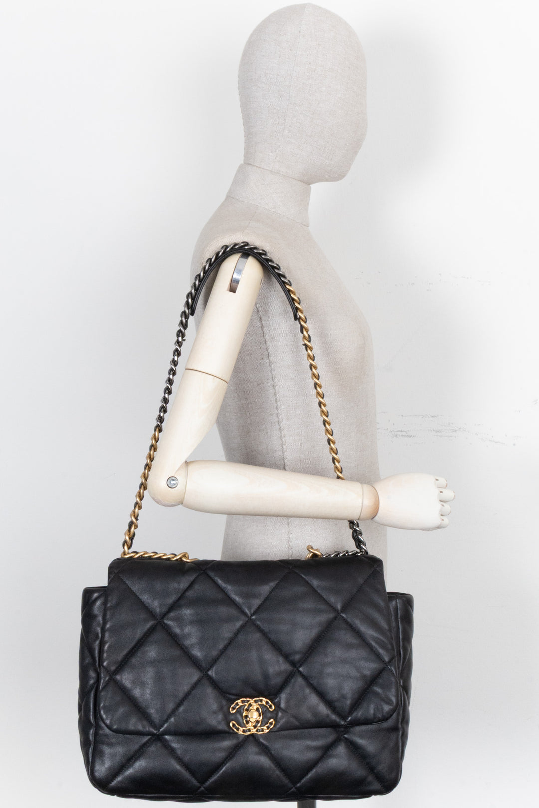 CHANEL 19 Bag Large Black