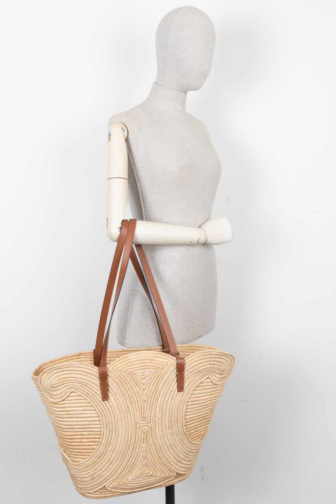 CELINE Classic Braided Triomphe Basket Medium Raffia Tan