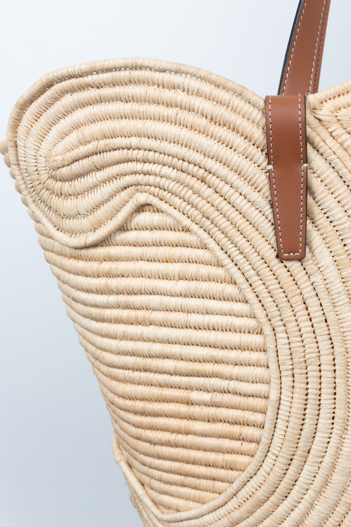 CELINE Classic Braided Triomphe Basket Medium Raffia Tan
